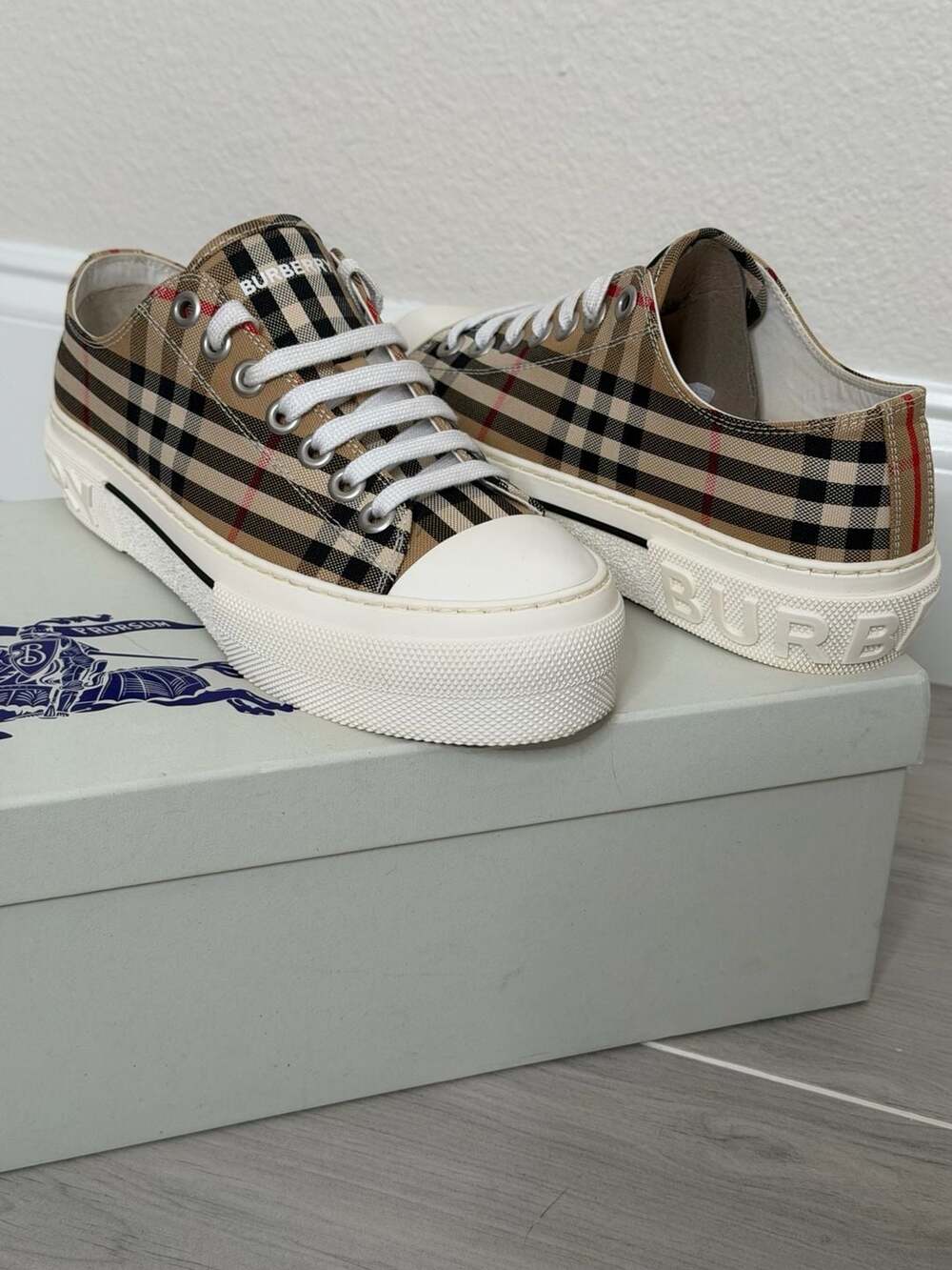 Authentic Burberry Archive Beige Vintage Check Sneakers US 8 EU 38.5 BoxDustBag - Picture 5 of 10